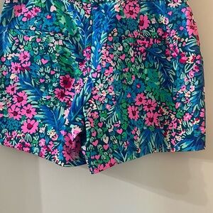 It’s a day in the garden with Lilly shorts to  brighten your day!